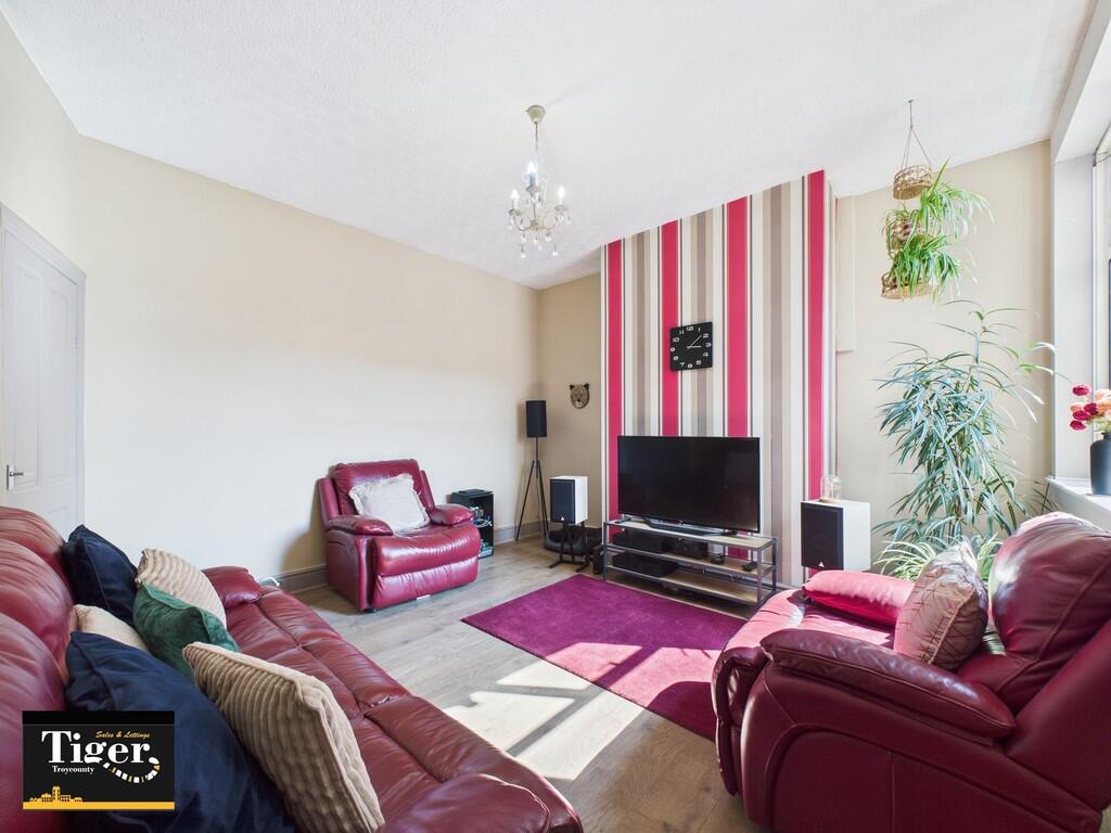 CAM02176G0-PR0561...