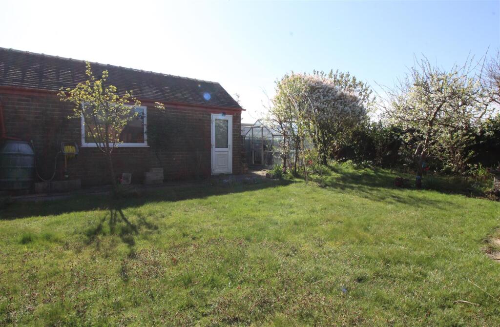 Crosland Road North, 39 - Rear garden 3.JPG