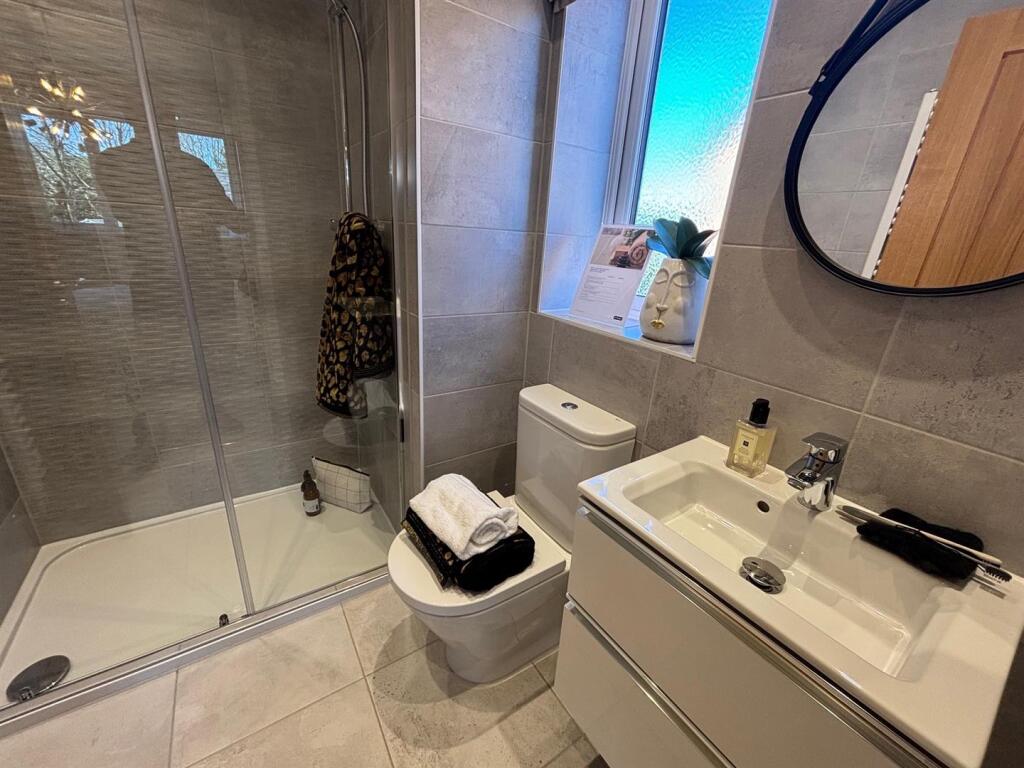 Shower Room/En Suite