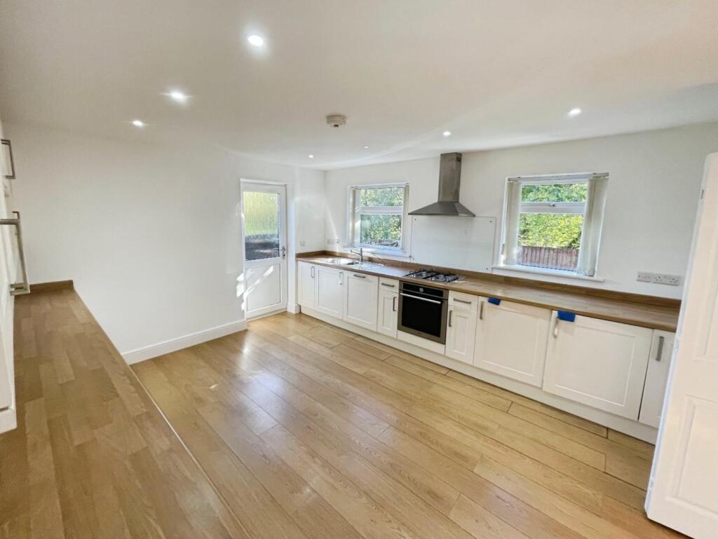 f60e5926--43A4-8F07-80321F9AEA74-53365-0000078D759