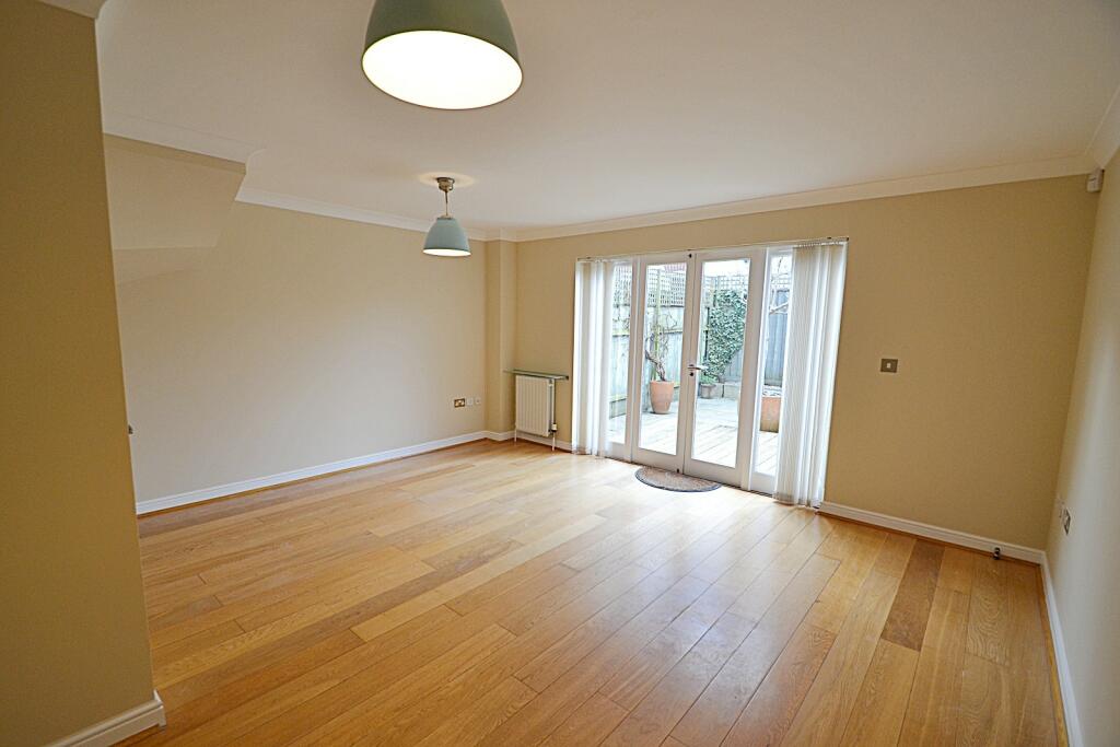 Sitting/Dining Room