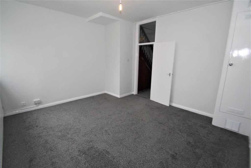 Living Room2.jpg