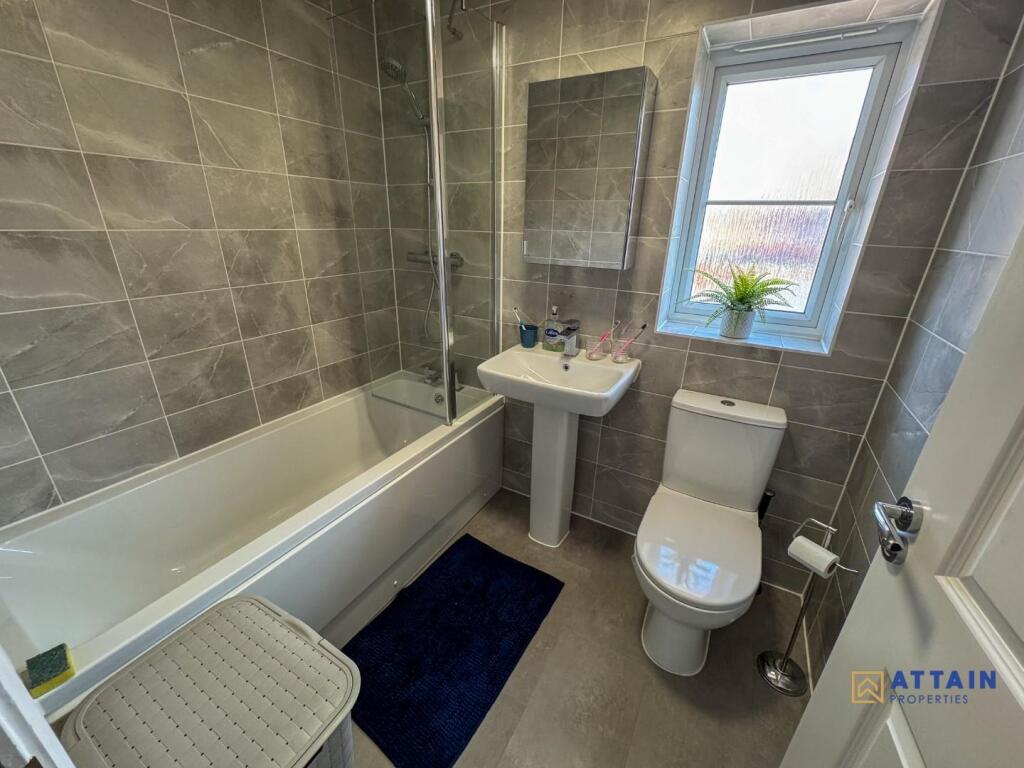 Family Bathroom.jpg