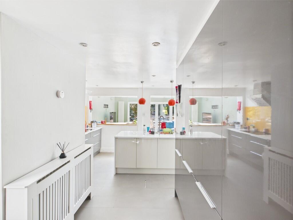 CAM04578G0-PR0012...