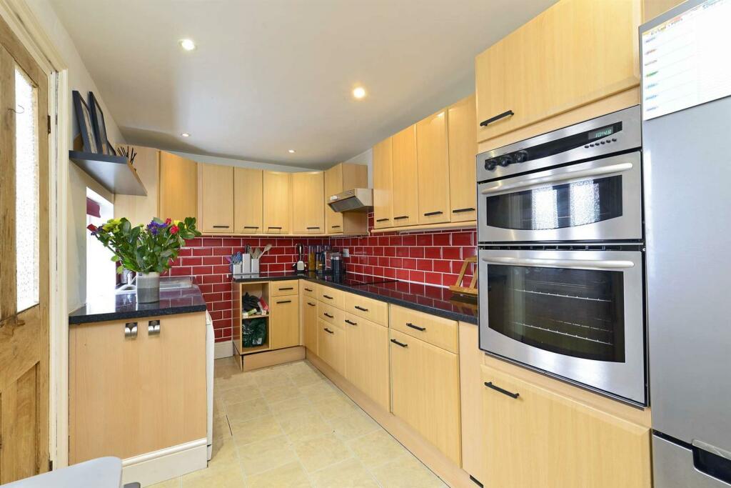 45 Springfield Road (14)-1920.jpg
