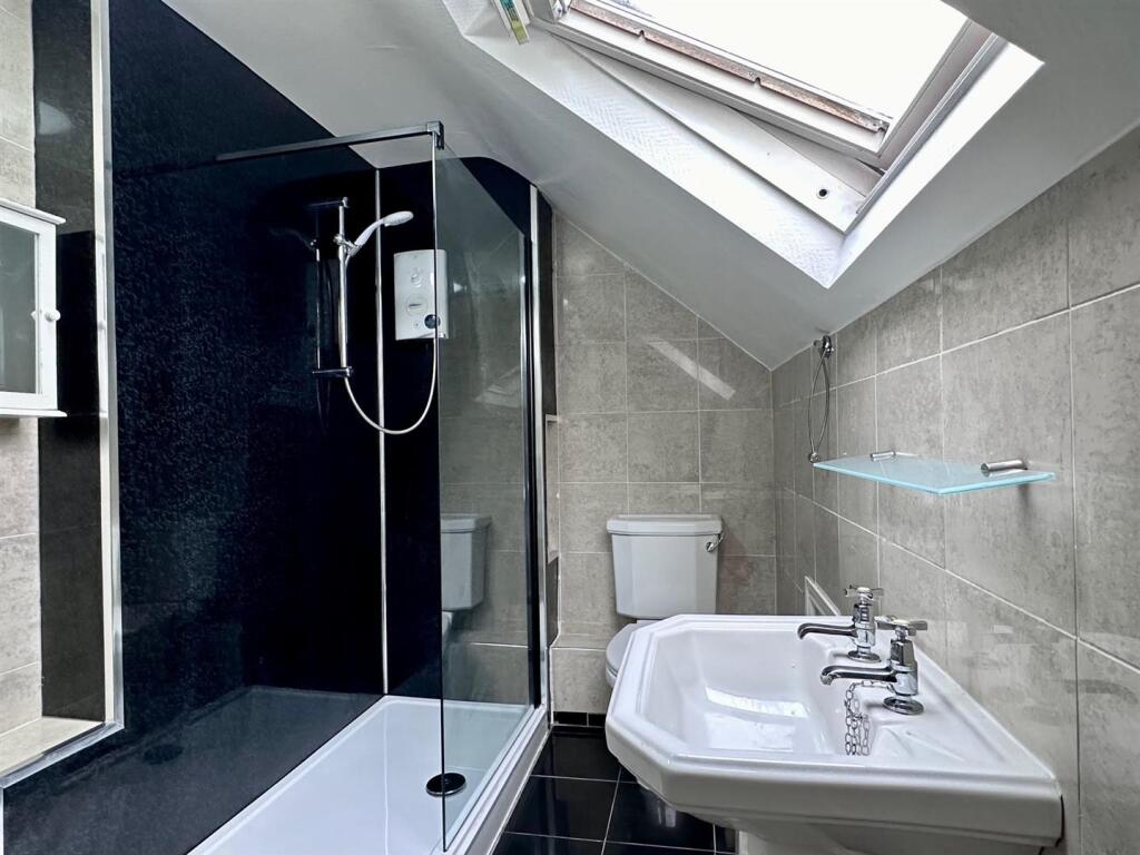 Bathroom One.jpg