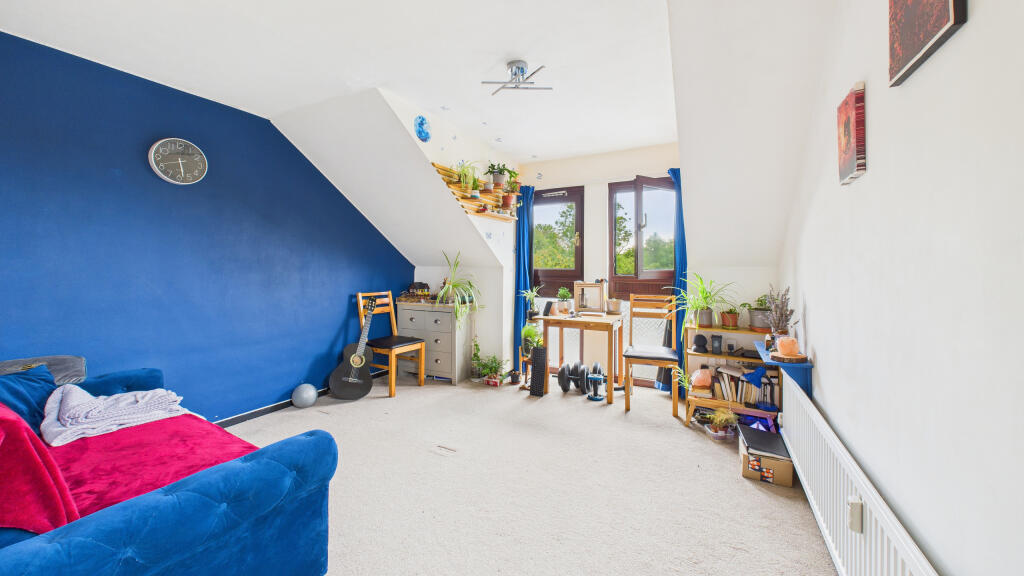 CAM04968G0-PR0070-STILL003