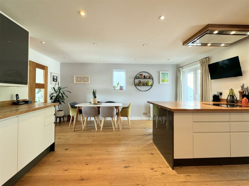 Kitchen Diner
