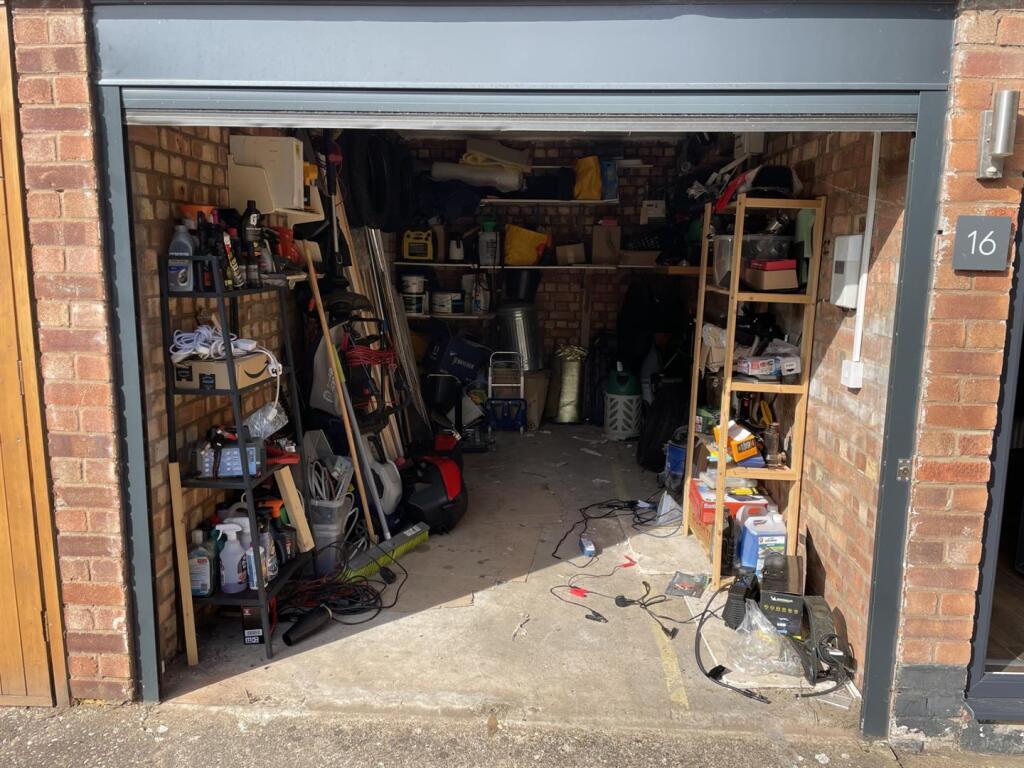 16 vine lane garage.jpg