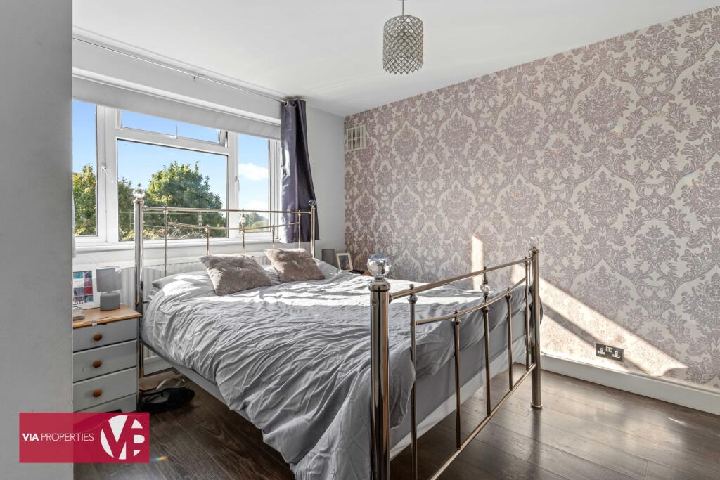 96 Winterscroft Road Hoddesdon EN11 8RJ