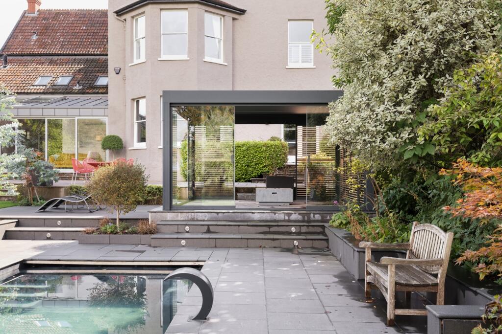 Swimming Pool Pool House