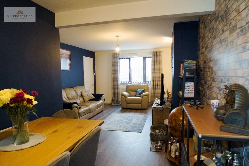 Dining Area / Lounge