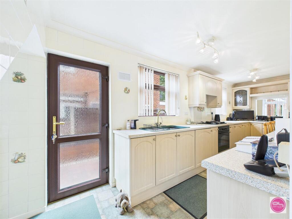 Ashleigh Drive (14).jpg