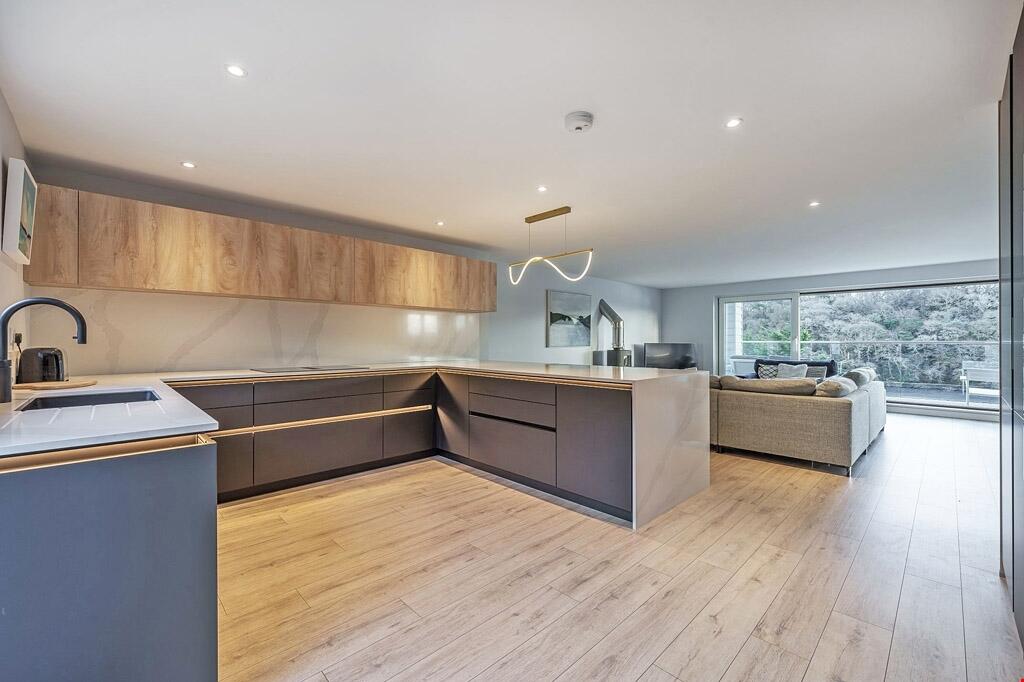 a3acb7c2-62d8-4e31-a2d0-e71292303914