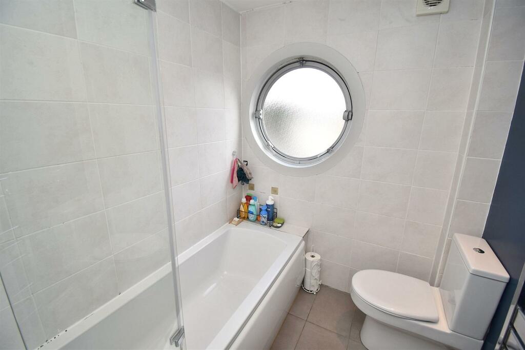Bathroom.JPG