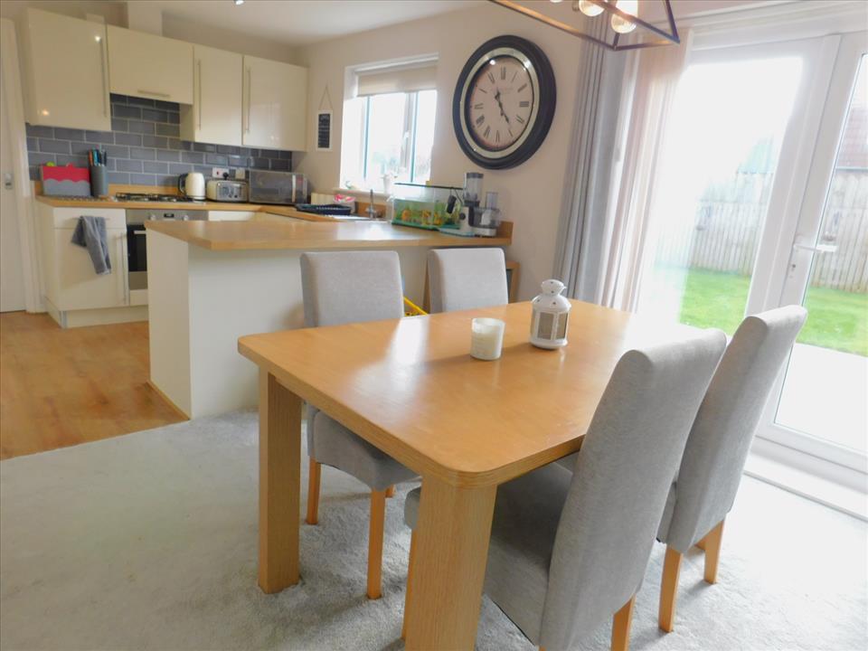KITCHEN / BREAKFAST ROOM