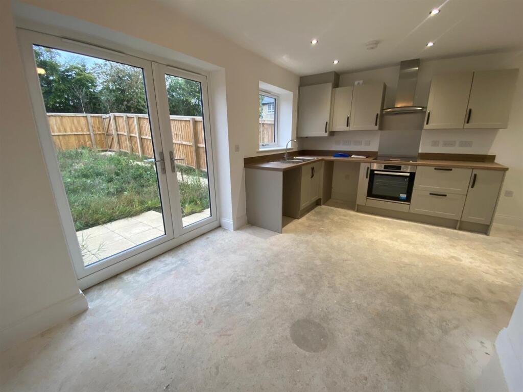KITCHEN 3.jpg
