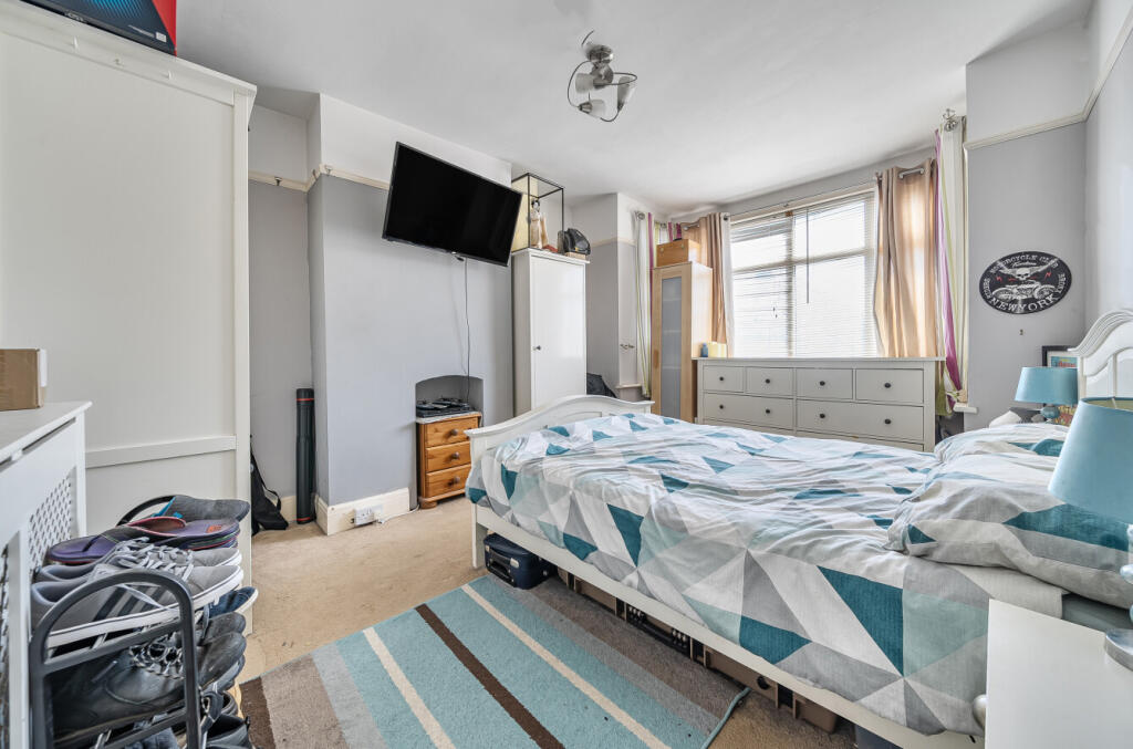 1321379-6-686d5f1...