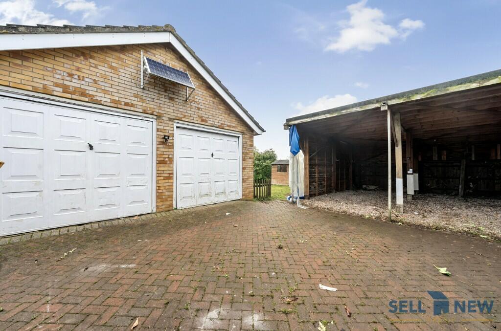 Garage/car port 