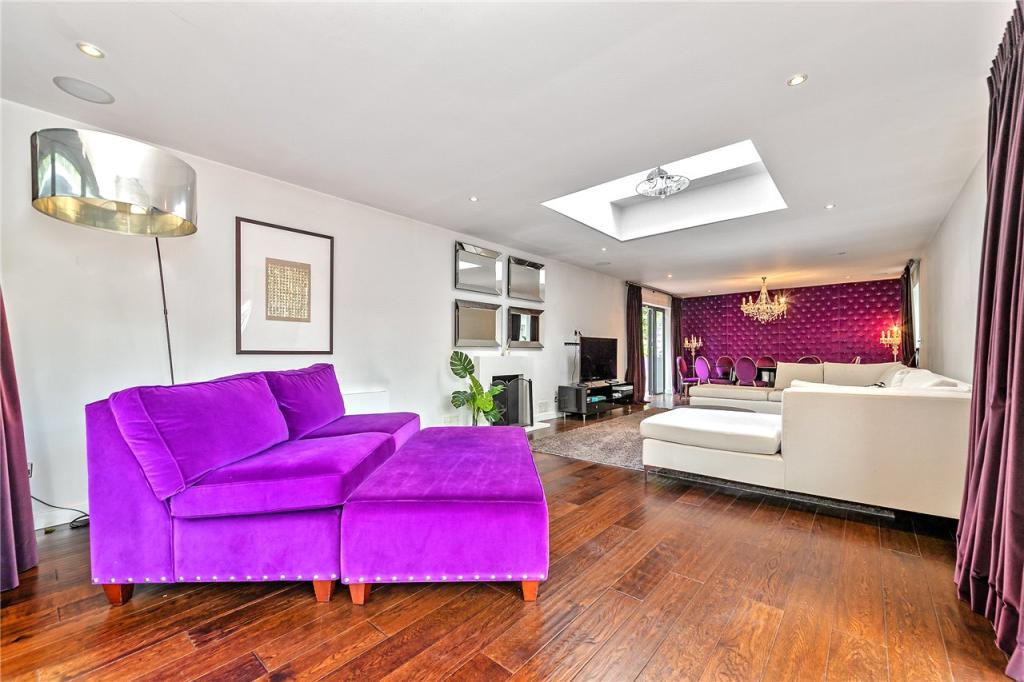 Lounge Area