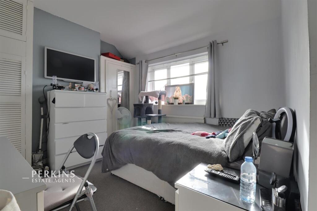 BED 2.jpg