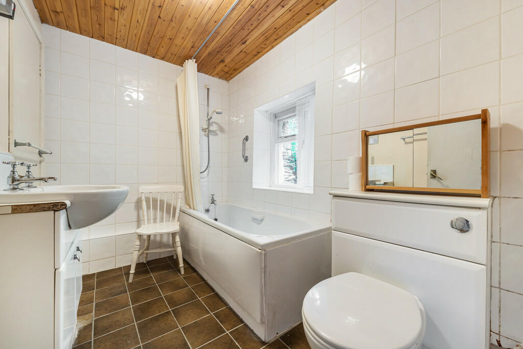 The Cottage - Bat...