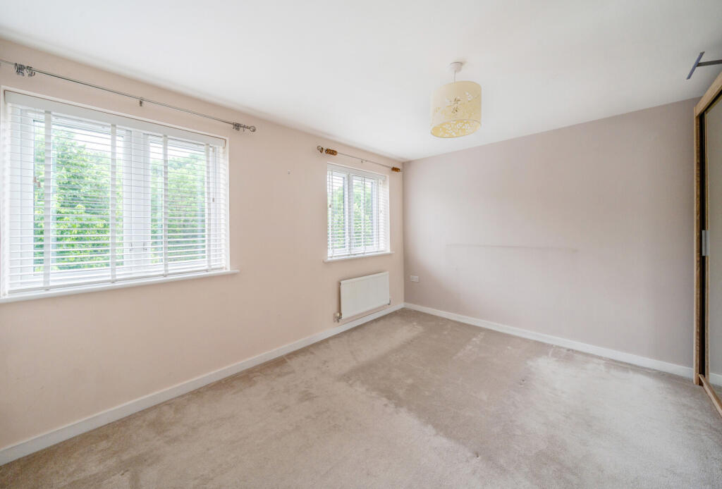 1299972-16-683593...