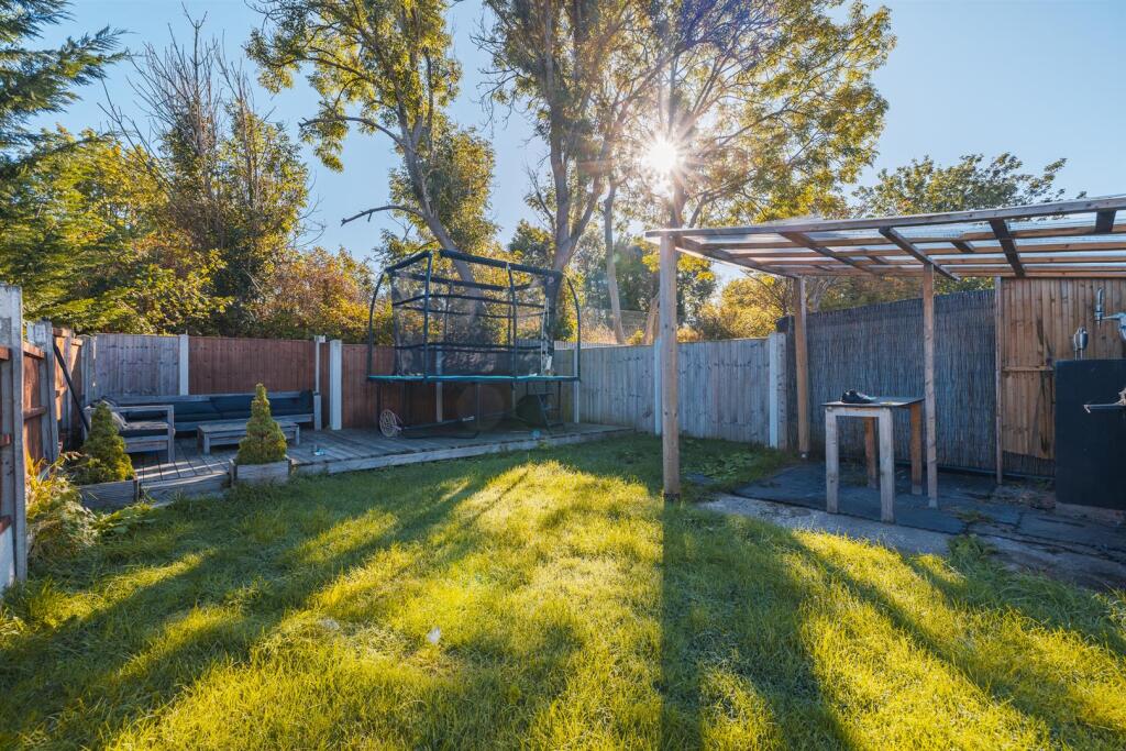 207, Brookhurst Avenue-26.jpg