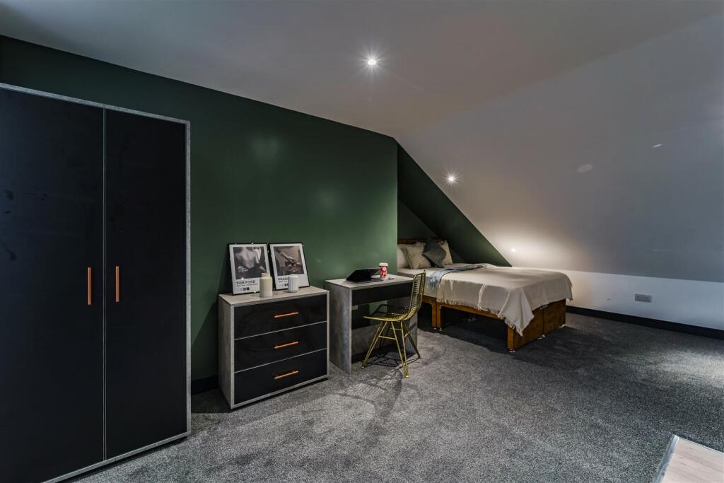 Room 7 Studio Example