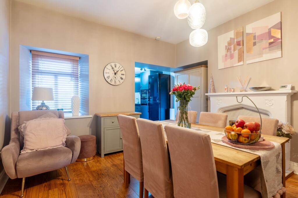 LIVING ROOM, KITCHEN AND DINER