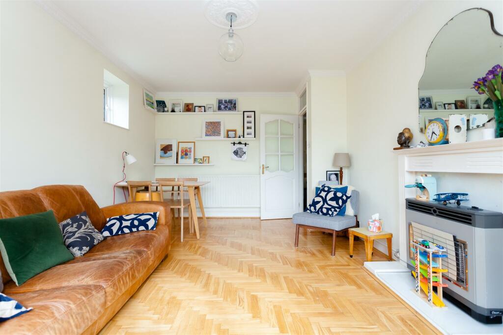 Woolstone House (3).jpg