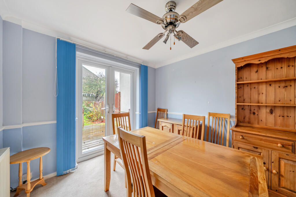 1375721-12-691715...