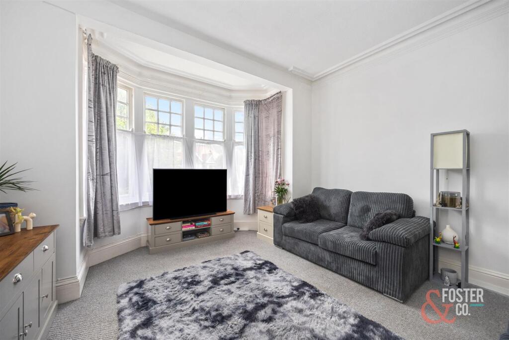 Vallance Gardens 43, 3-002.JPG