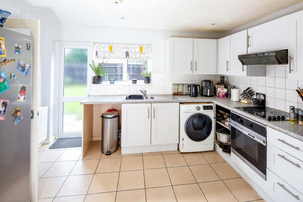 50-kitchen new 1.jpg