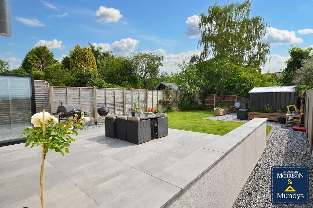 Rear Landscaped G...
