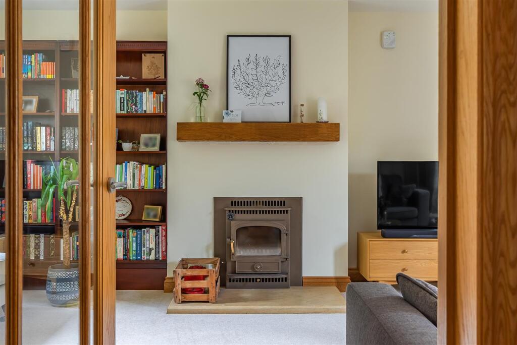 Emby House, 6a High Street, Greens Norton (20).jpg