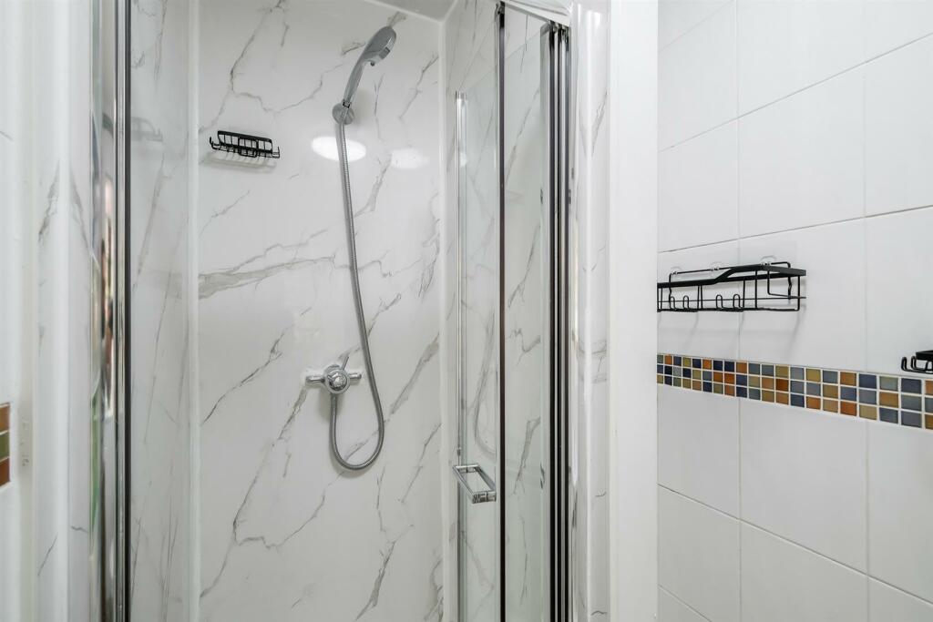 Studio 4, 84 Elphinstone Road-28_web.jpg