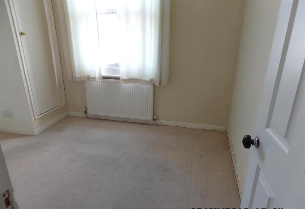 bedroom.JPG