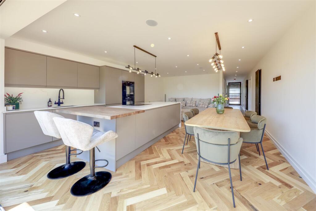 Kitchen Alt