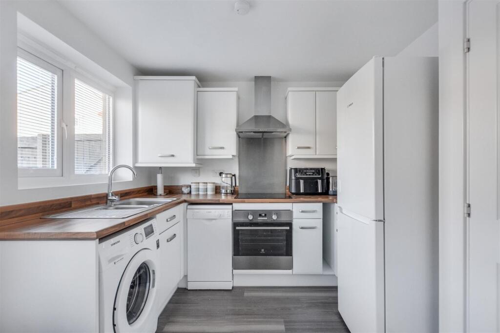Kitchen_1.jpeg
