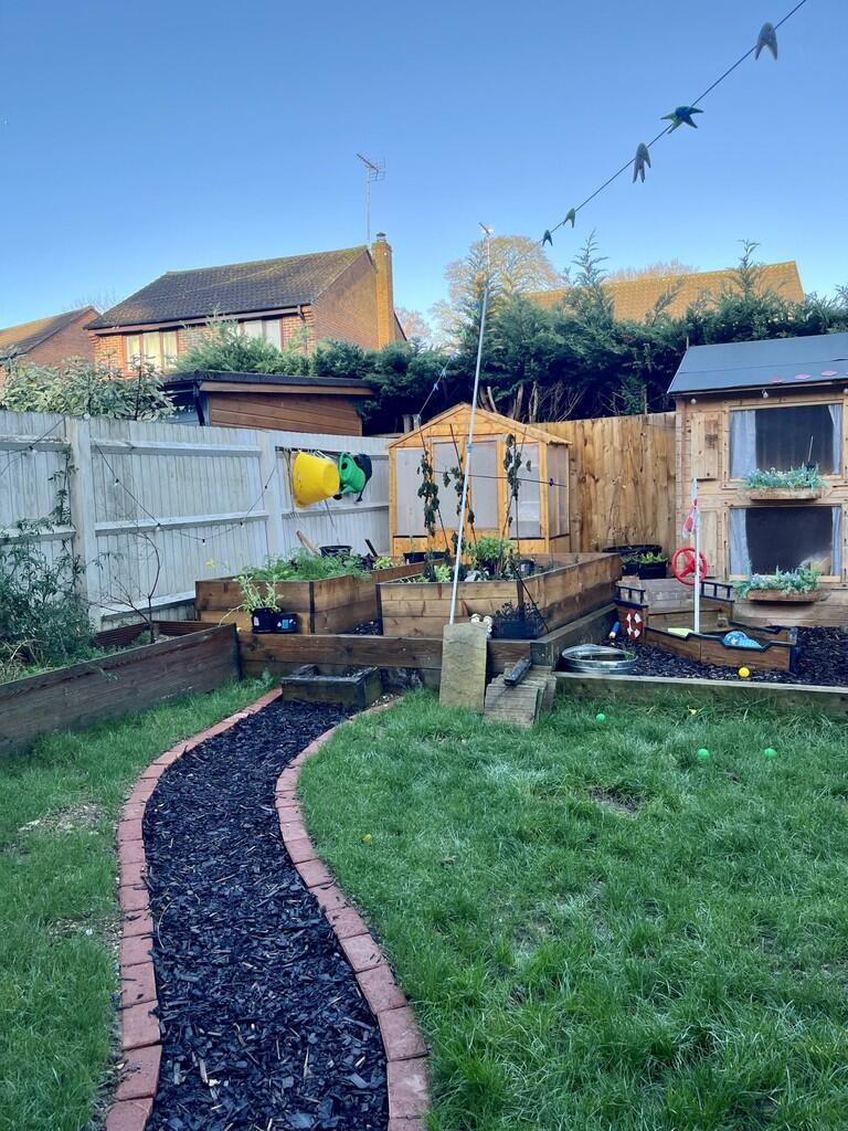 thumbnail_IMG-205...