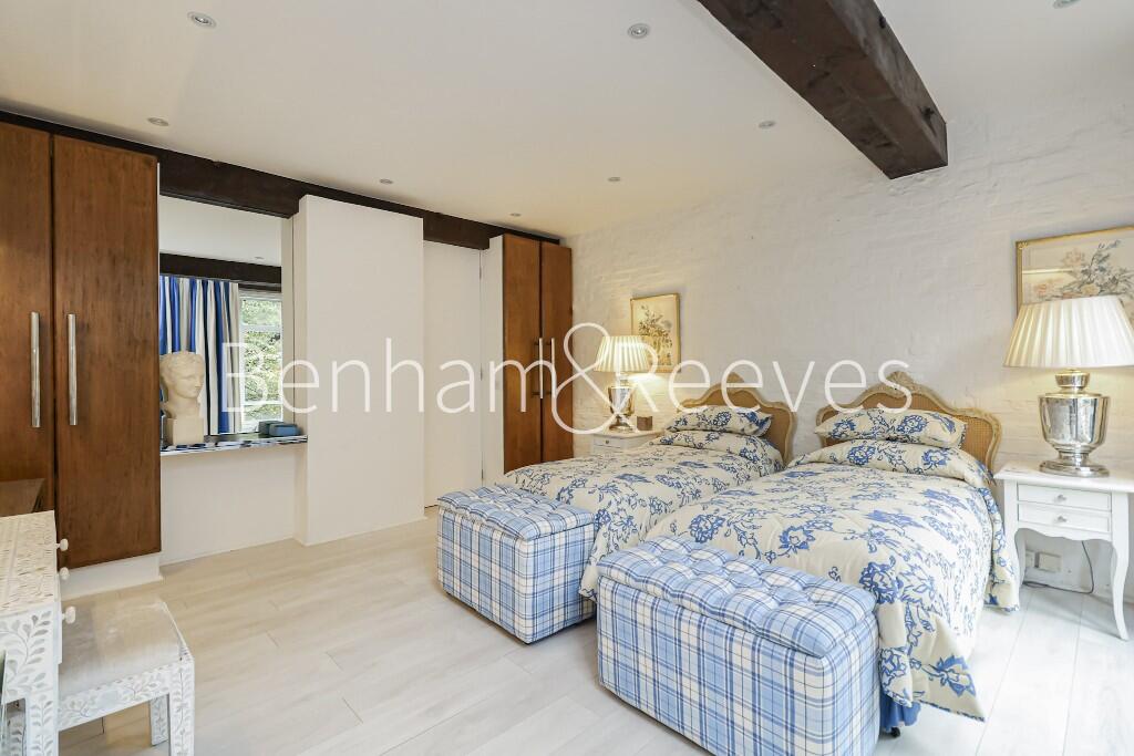 Large Bedroom