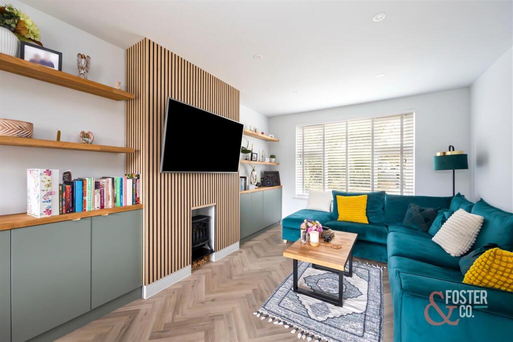 King George VI Drive, 39-010.JPG