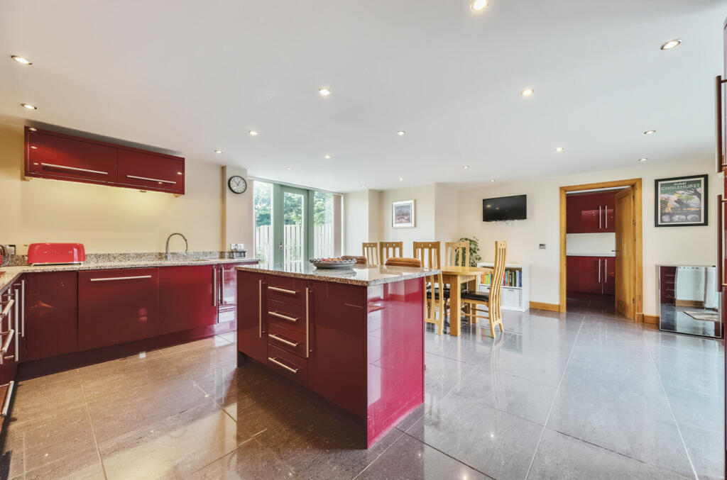 667d3ad5aa942-l-1149342 (4)