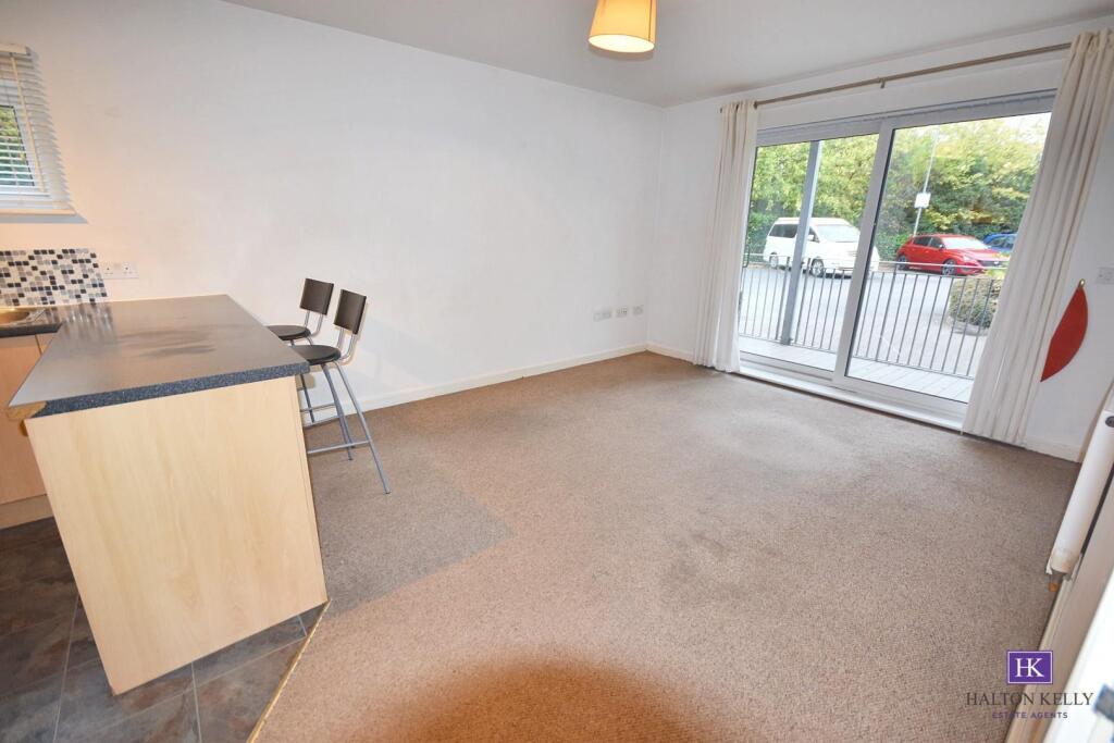 OPEN PLAN LIVING/KITCHEN