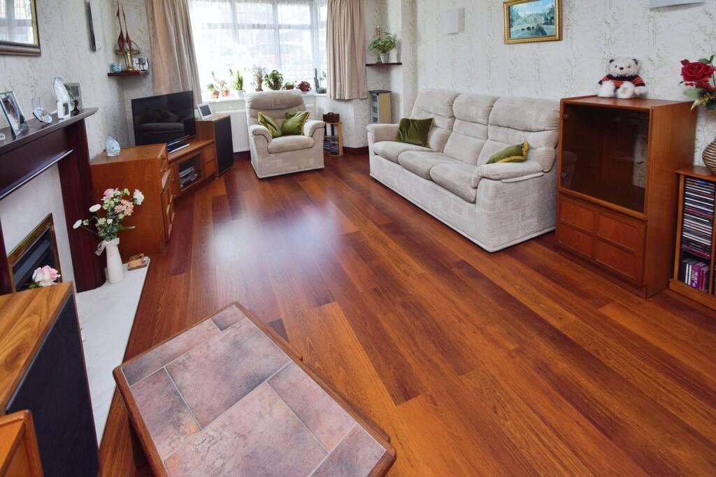 fc4f95bf-Lounge 2...