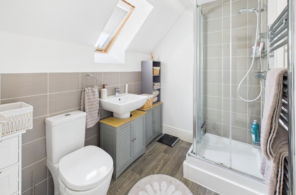 CAM02519G0-PR0342-STILL012