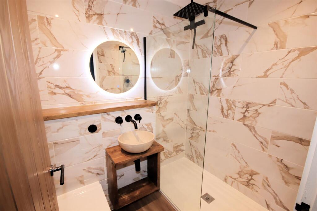 En-suite Shower Room