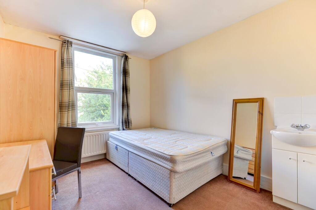 84 Brading Road Bedroom 3 (2)