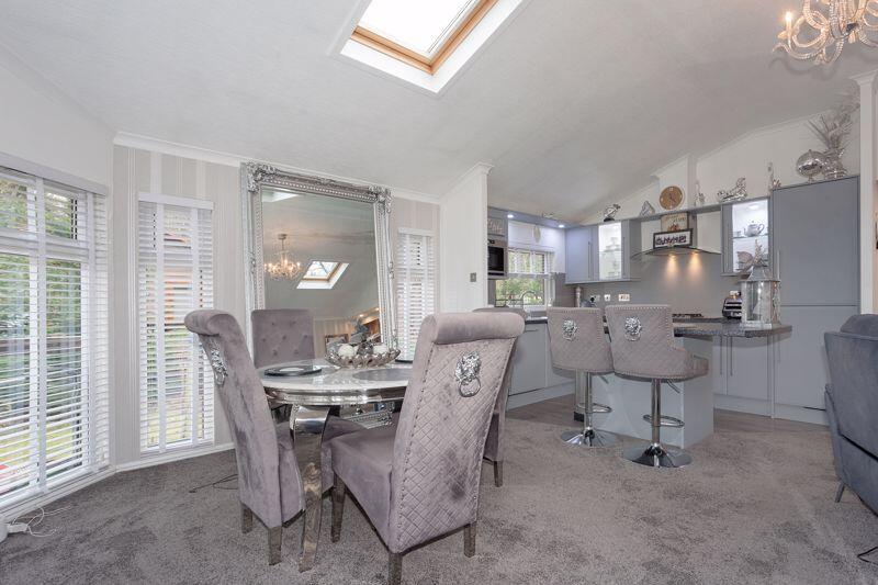 LOUNGE/DINER/KITCHEN